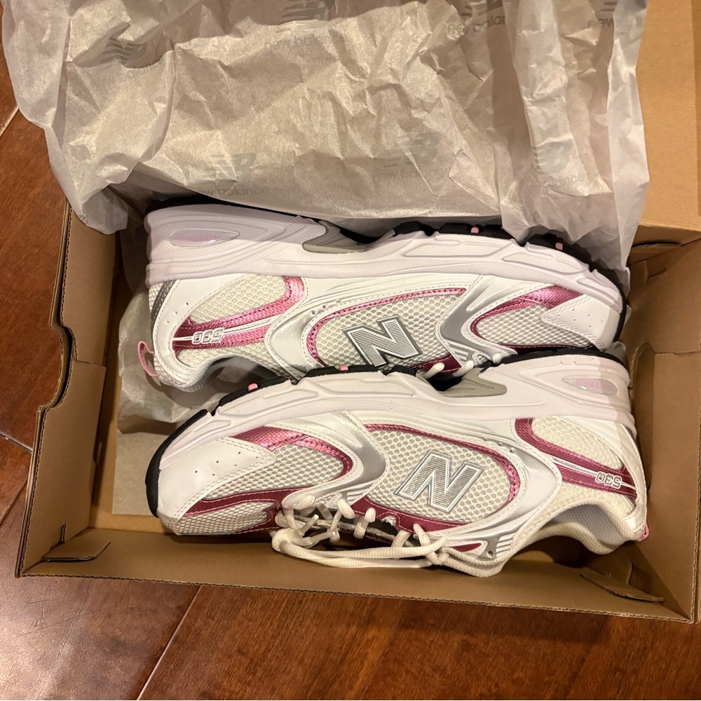 NWT/Box, New Balance White w/Grey and Pink Accents Athletic Shoes; Sz 10.5